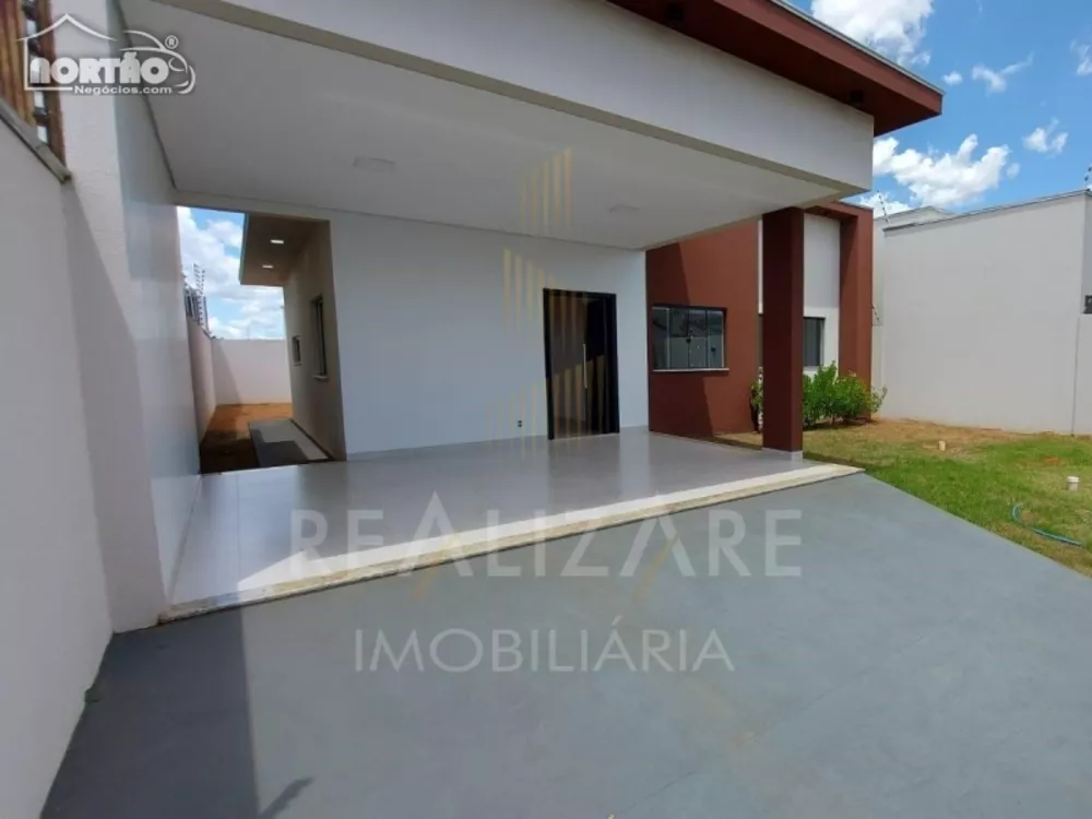 Casa à venda com 3 quartos, 107m² - Foto 4