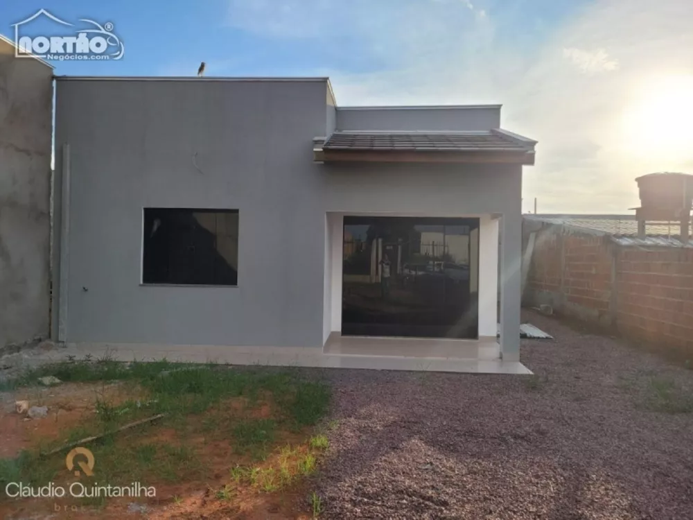 Casa à venda com 3 quartos, 69m² - Foto 2