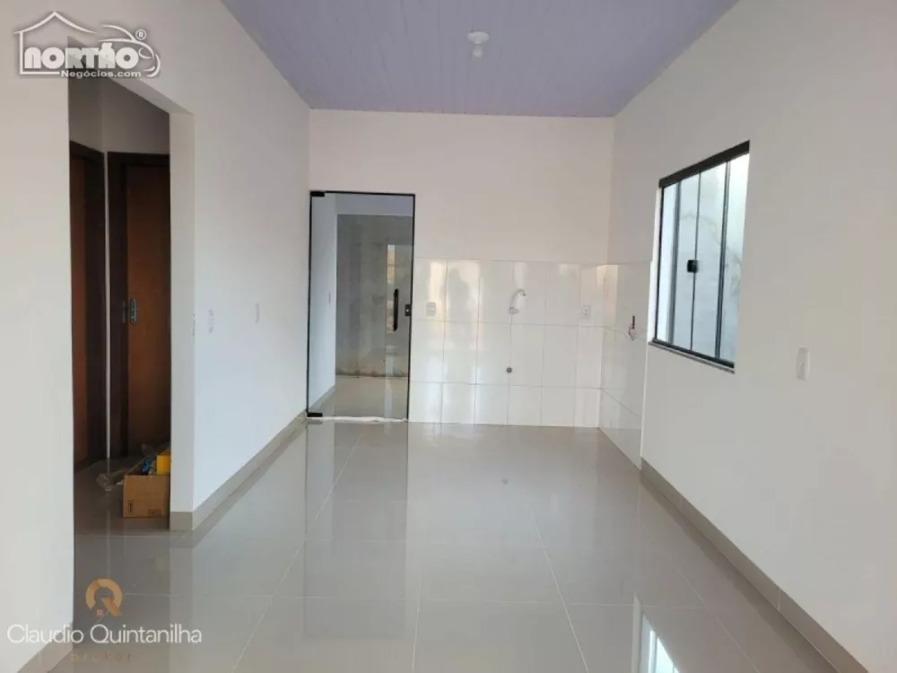 Casa à venda com 3 quartos, 69m² - Foto 3