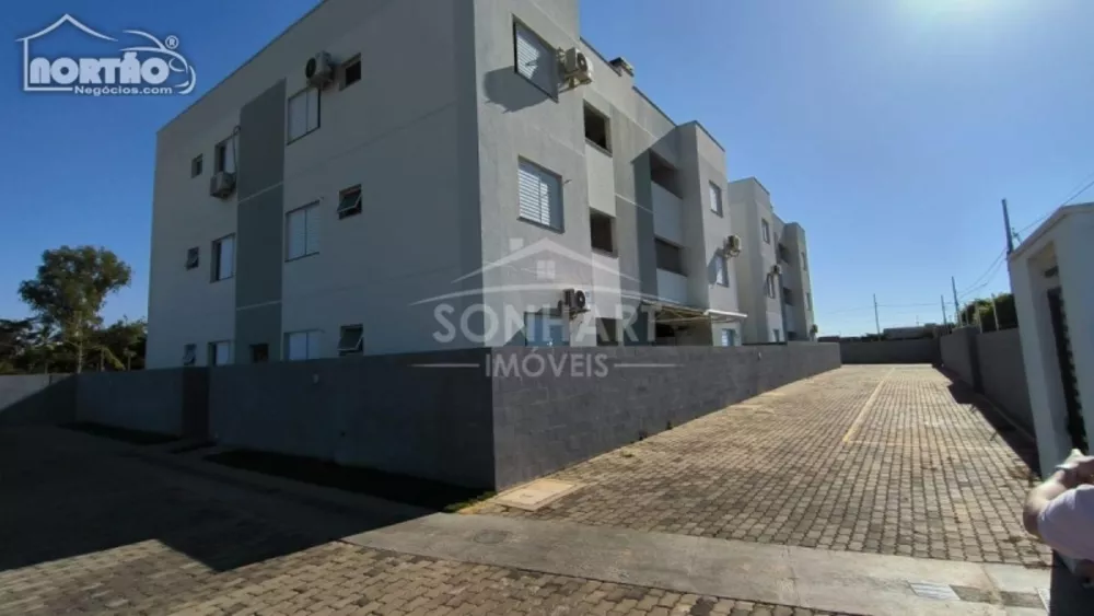 Casa à venda com 3 quartos, 61m² - Foto 1