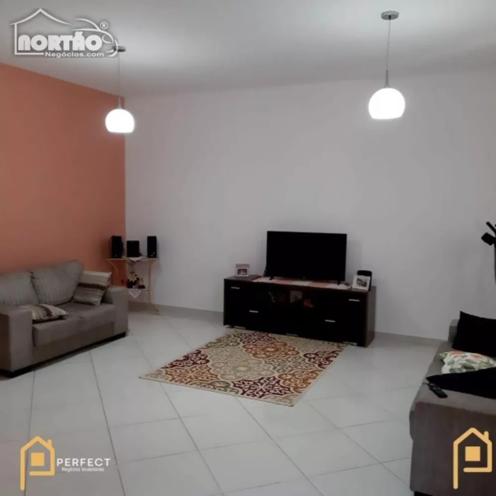 Casa à venda com 2 quartos, 200m² - Foto 4