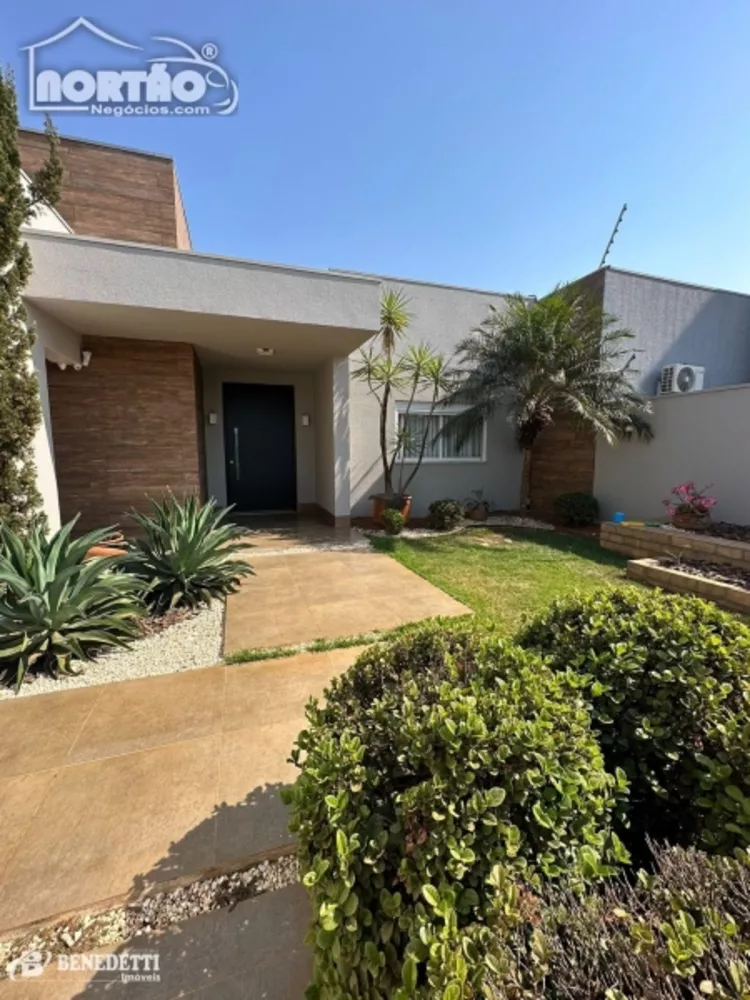 Casa, 3 quartos, 220 m² - Foto 2