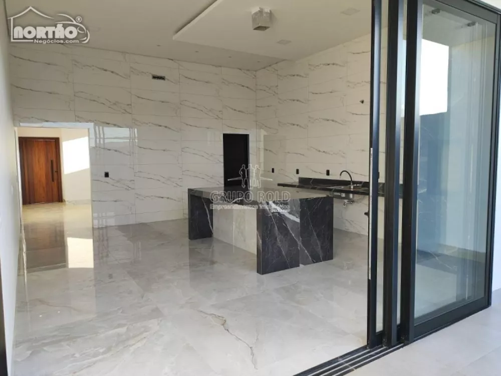 Casa à venda com 3 quartos, 173m² - Foto 3