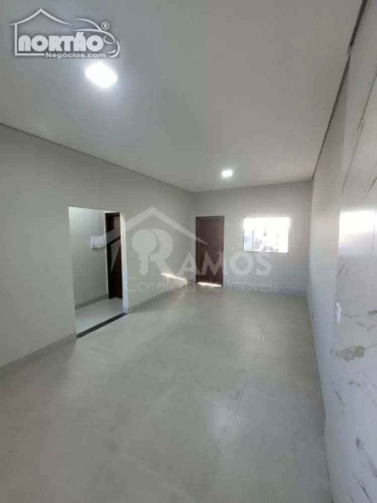 Casa à venda com 2 quartos, 79m² - Foto 4