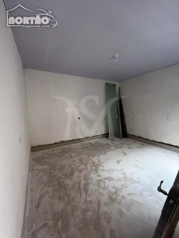 Casa à venda com 2 quartos, 105m² - Foto 3