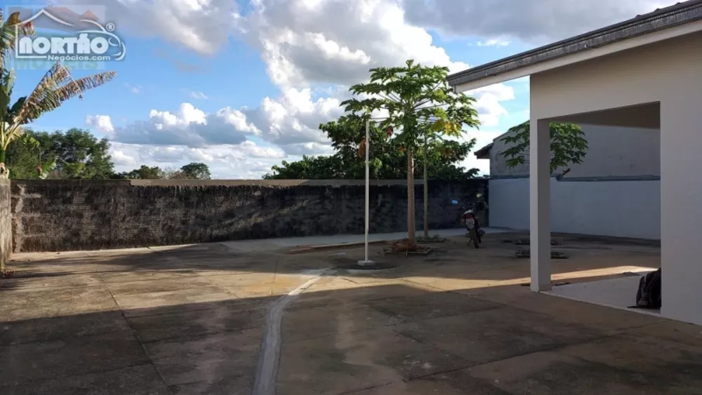 Casa à venda com 3 quartos, 100m² - Foto 2