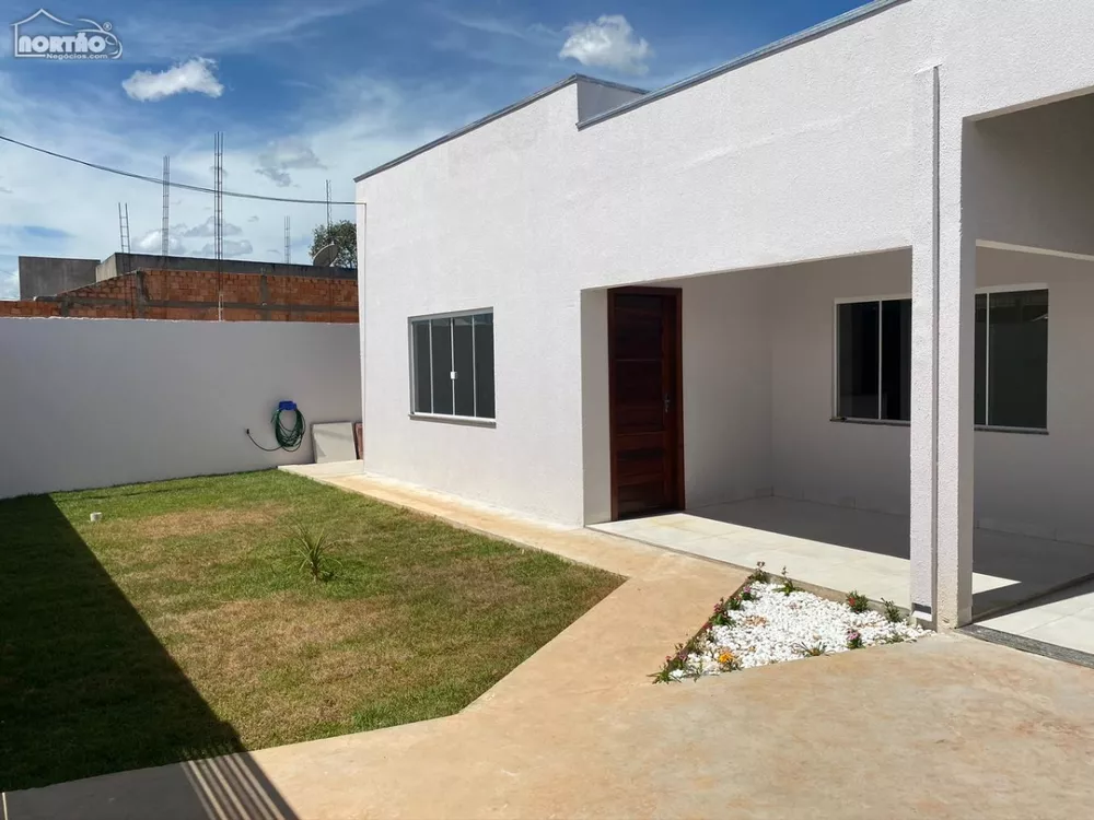 Casa à venda com 4 quartos, 160m² - Foto 2