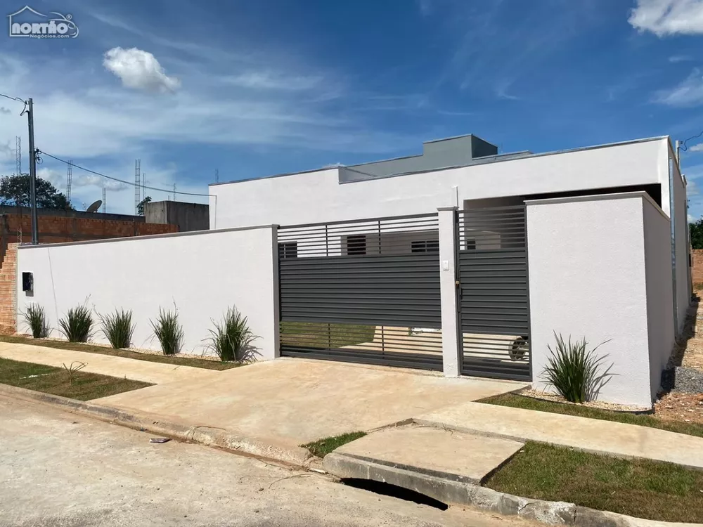 Casa à venda com 4 quartos, 160m² - Foto 1