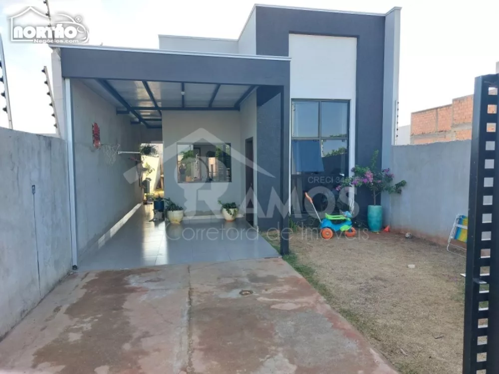 Casa à venda com 2 quartos, 80m² - Foto 1