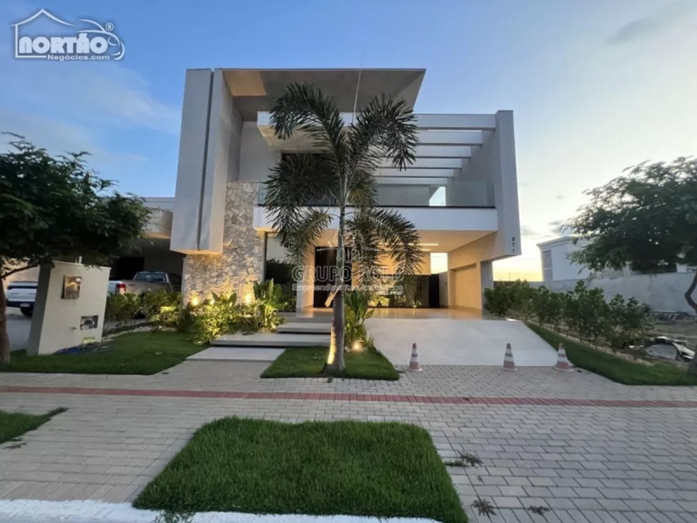 Casa à venda com 2 quartos, 320m² - Foto 2