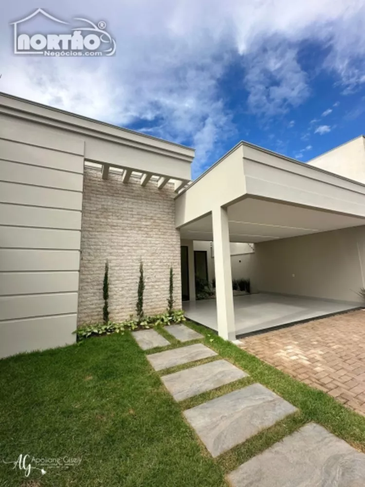 Casa à venda com 4 quartos, 174m² - Foto 2