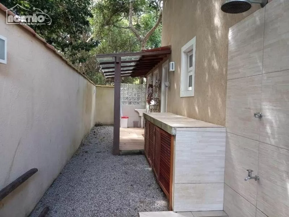 Casa à venda com 4 quartos, 200m² - Foto 4