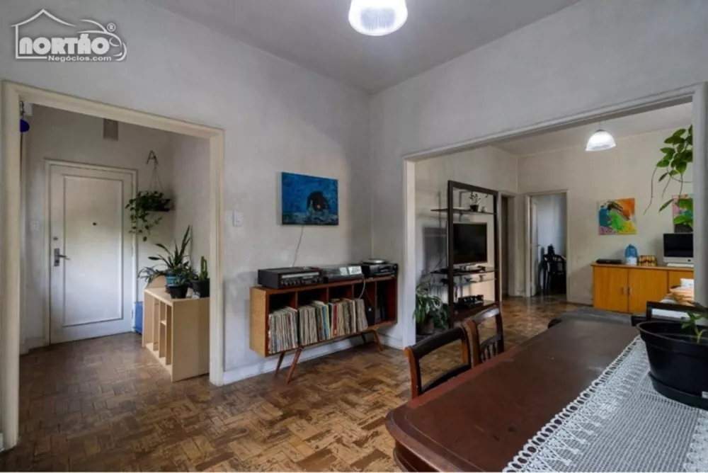 Casa à venda com 3 quartos, 105m² - Foto 1