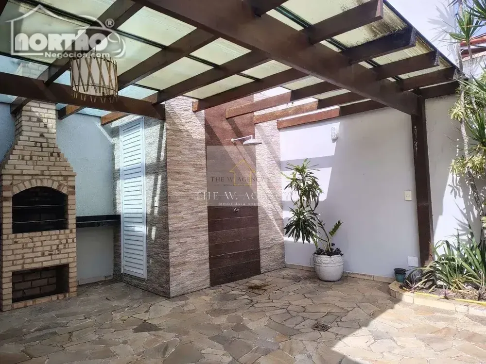Casa, 3 quartos, 300 m² - Foto 8