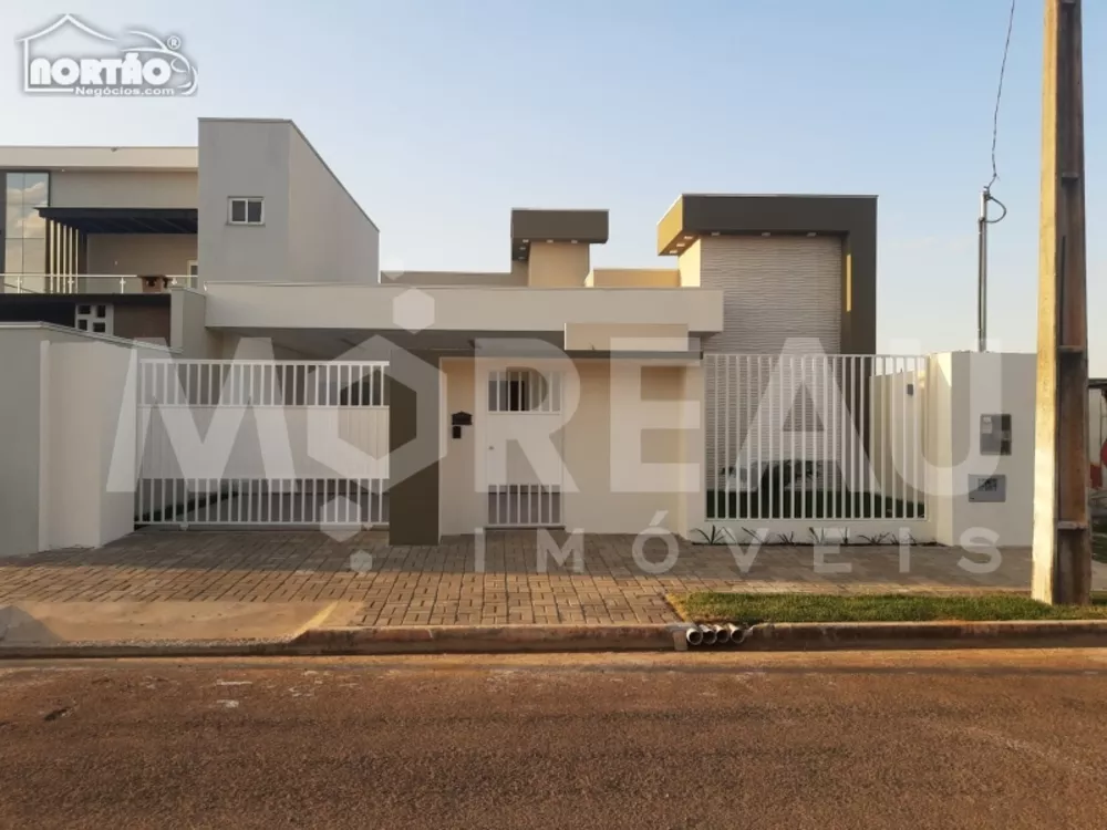 Casa à venda com 4 quartos, 260m² - Foto 2