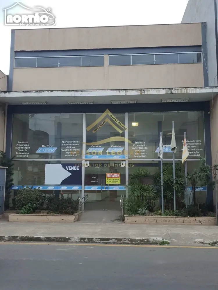 Casa, 6 quartos, 650 m² - Foto 1