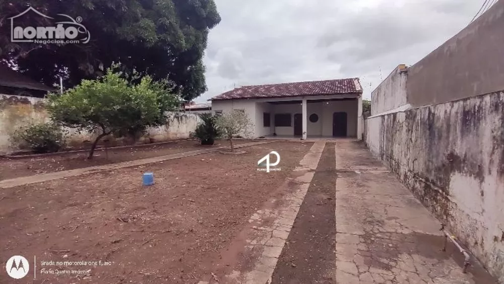 Casa à venda com 2 quartos, 100m² - Foto 1