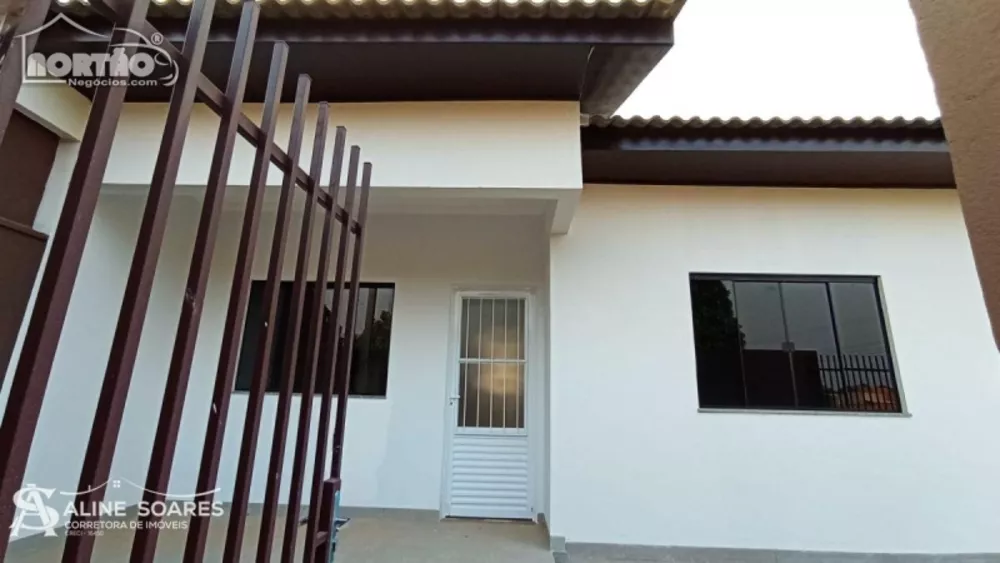 Casa à venda com 4 quartos, 64m² - Foto 3