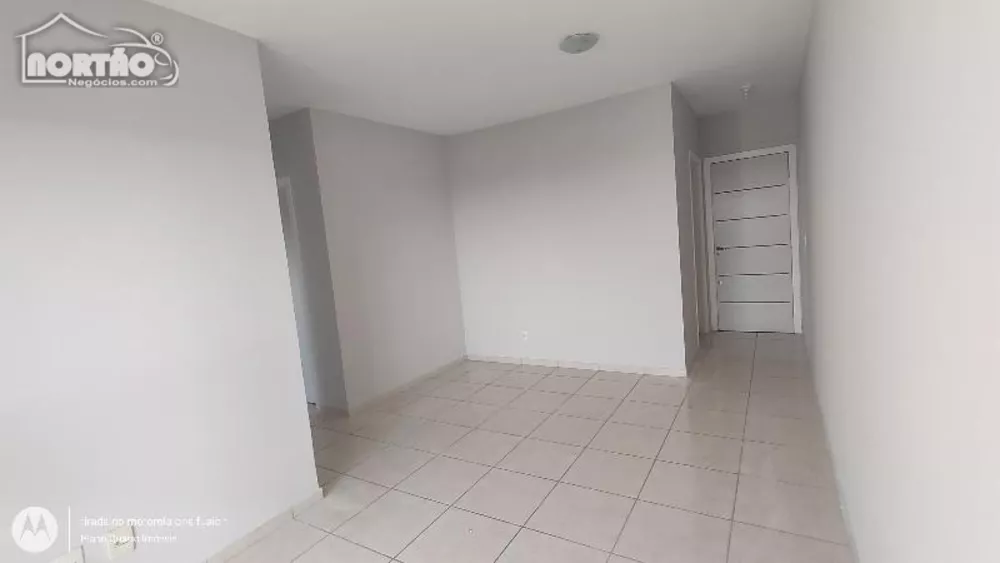 Casa à venda com 3 quartos, 72m² - Foto 1