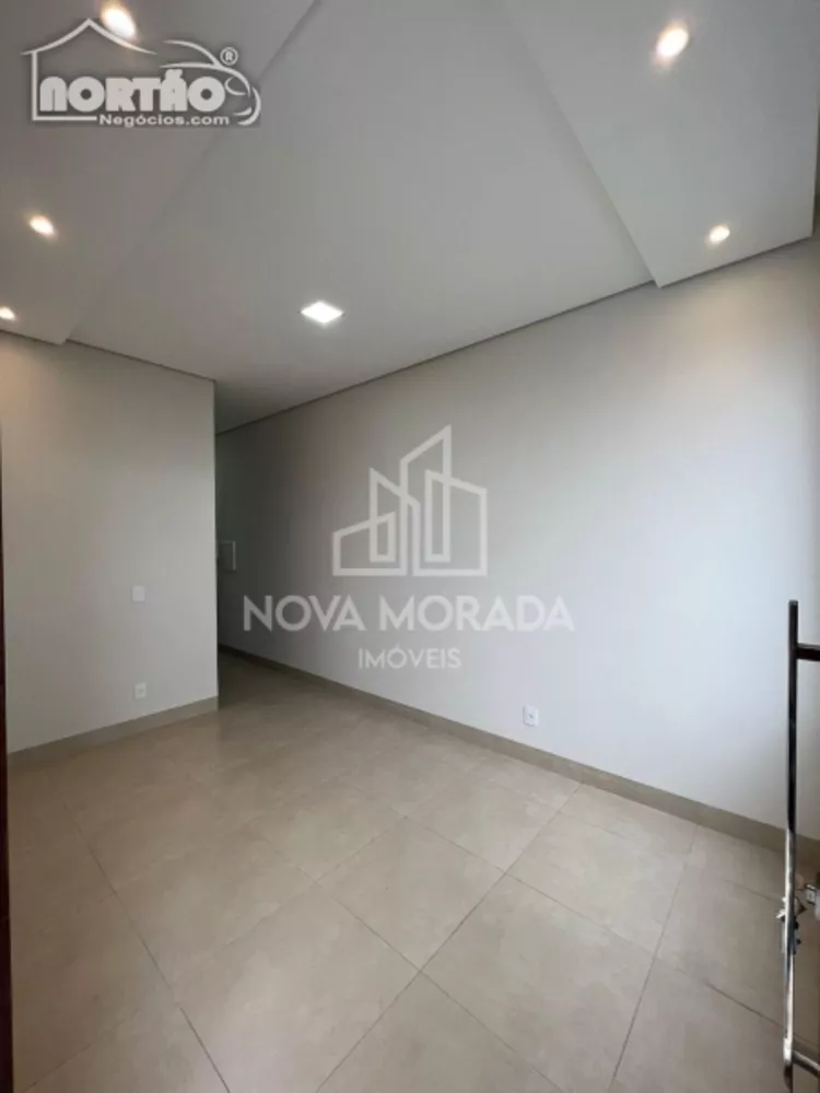 Casa à venda com 4 quartos, 102m² - Foto 3