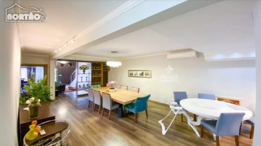 Casa à venda com 5 quartos, 250m² - Foto 4