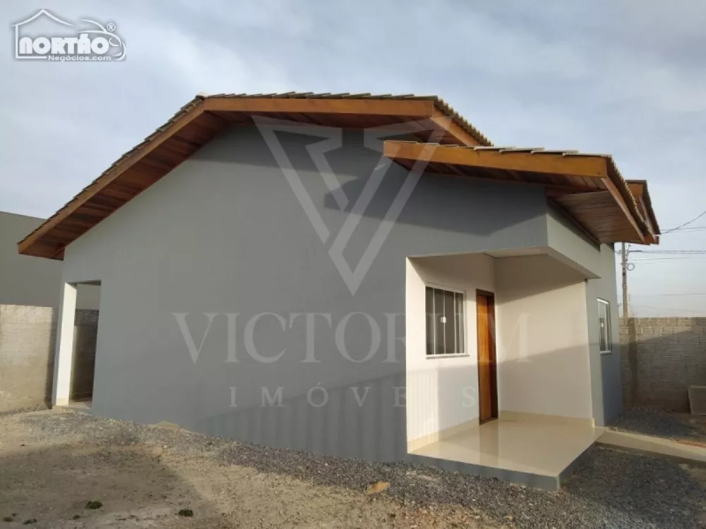 Casa à venda com 3 quartos, 84m² - Foto 4