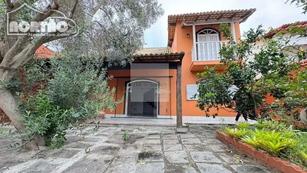 Casa, 4 quartos, 240 m² - Foto 1