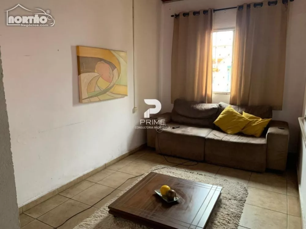 Casa à venda com 5 quartos, 200m² - Foto 4