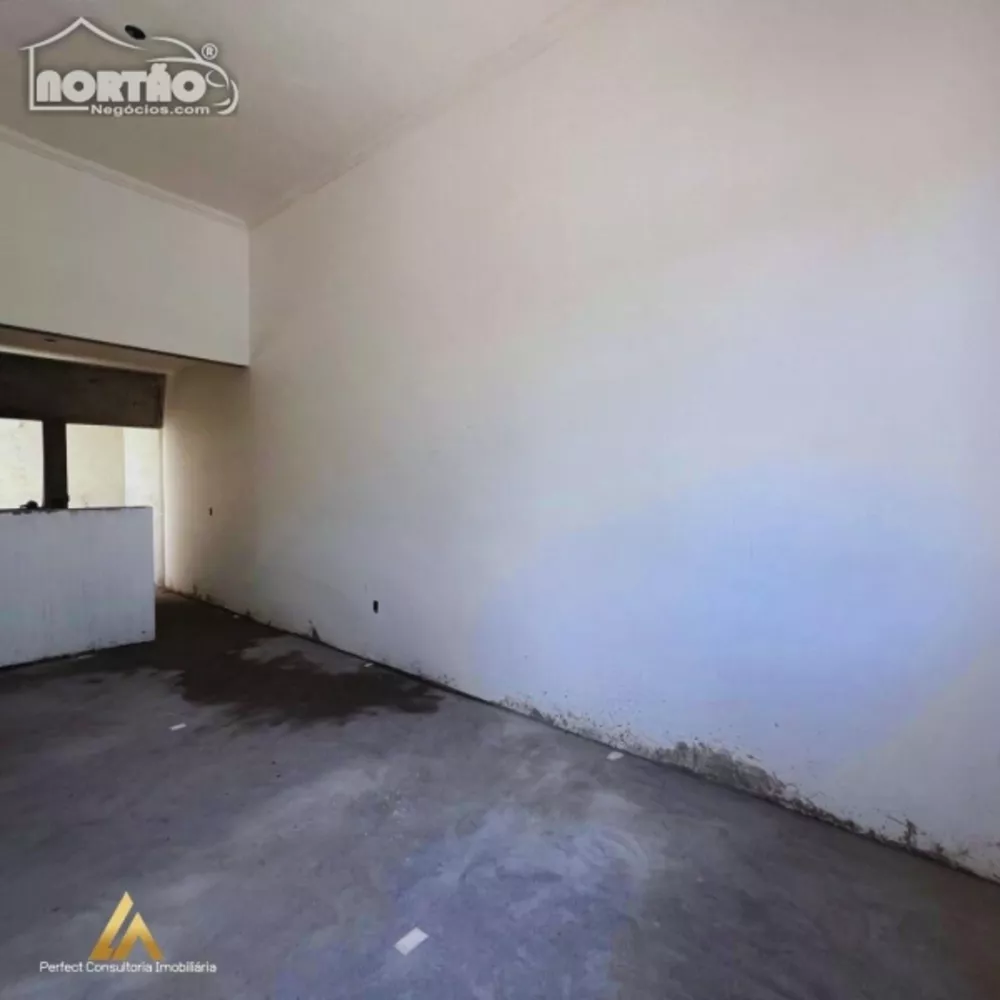 Casa à venda com 4 quartos, 76m² - Foto 2