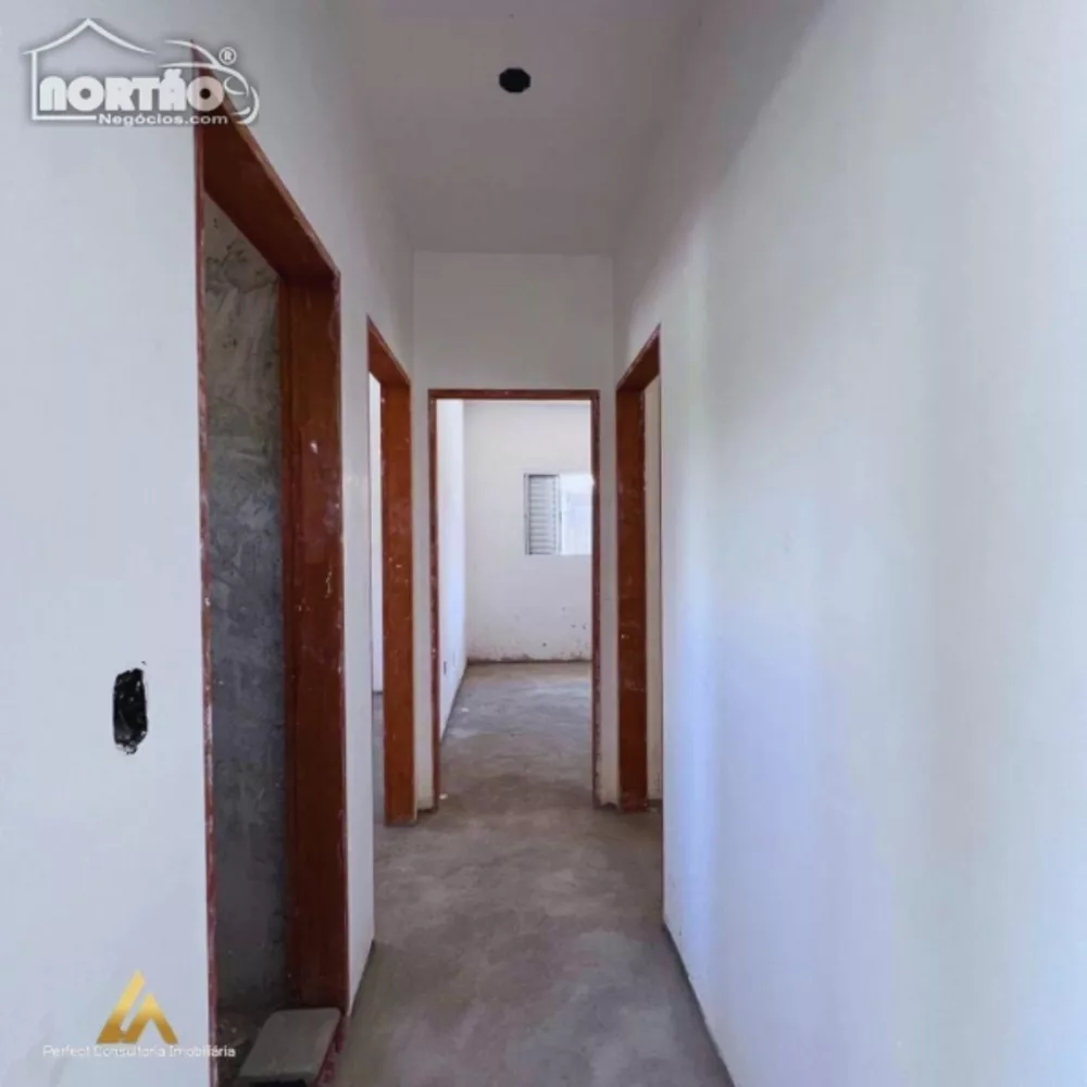 Casa à venda com 4 quartos, 76m² - Foto 4