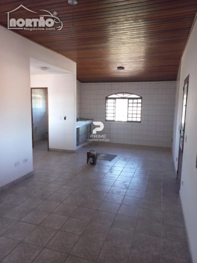 Casa à venda com 3 quartos, 120m² - Foto 1