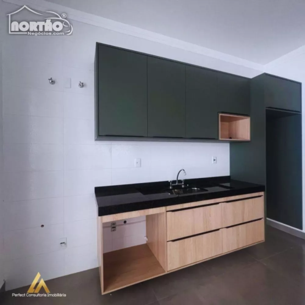 Casa à venda com 4 quartos, 172m² - Foto 2