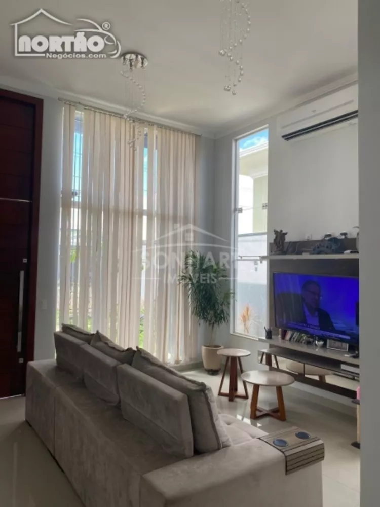 Casa à venda com 3 quartos, 228m² - Foto 2