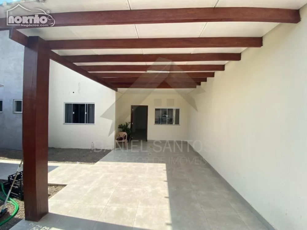 Casa à venda com 2 quartos, 128m² - Foto 2