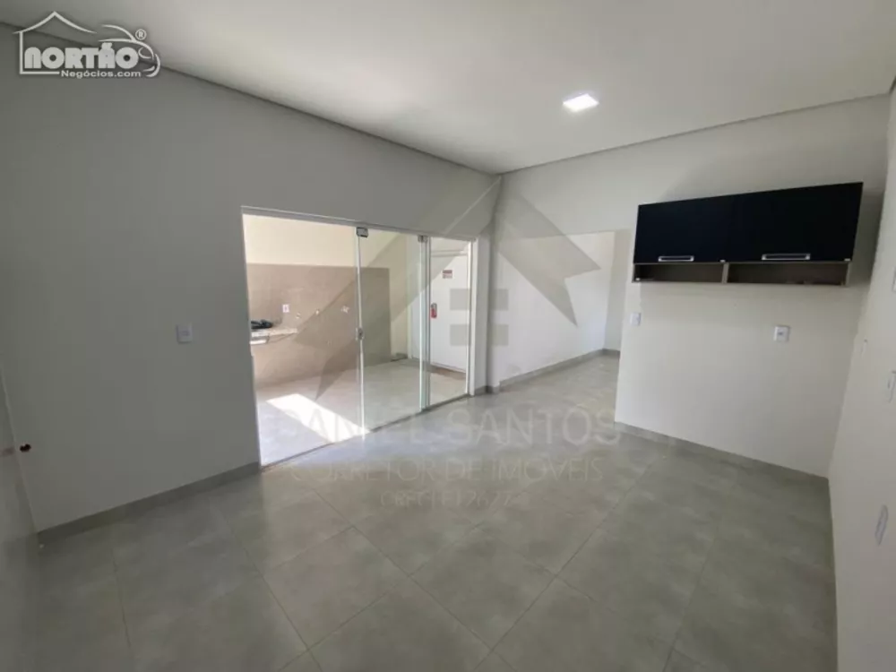 Casa à venda com 2 quartos, 128m² - Foto 10