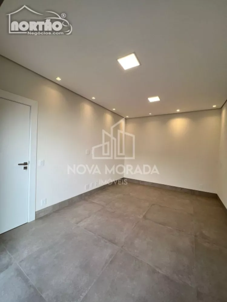 Casa à venda com 4 quartos, 210m² - Foto 7