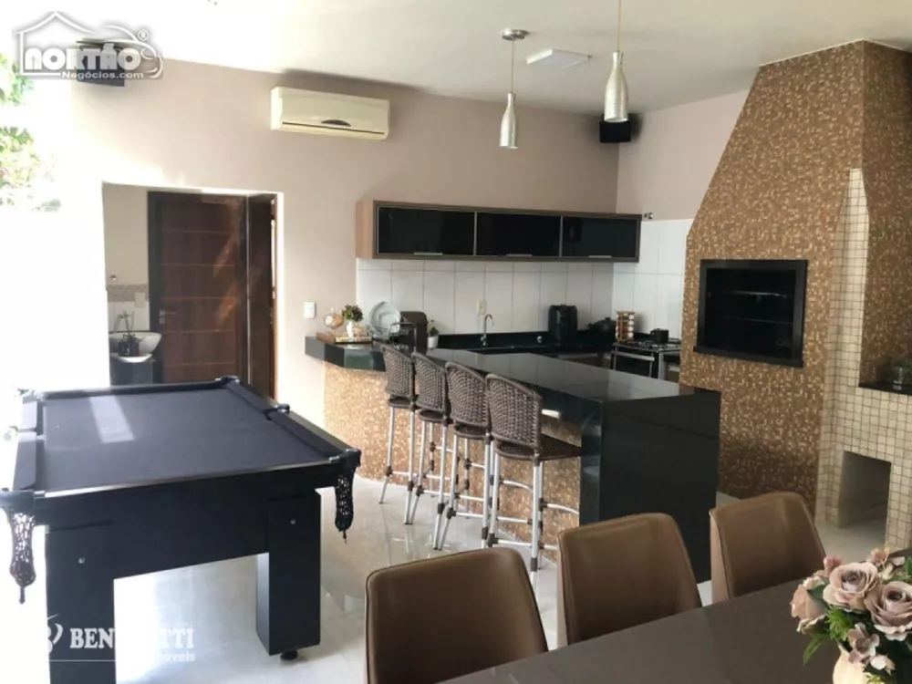 Casa à venda com 3 quartos, 220m² - Foto 4