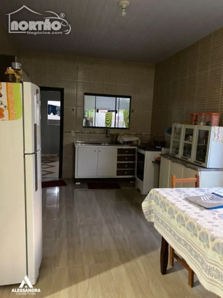 Casa à venda com 5 quartos, 148m² - Foto 2