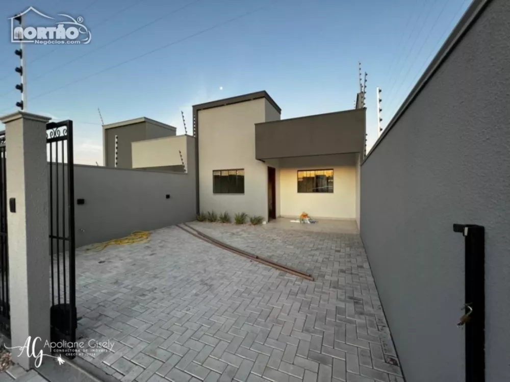 Casa à venda com 3 quartos, 95m² - Foto 1