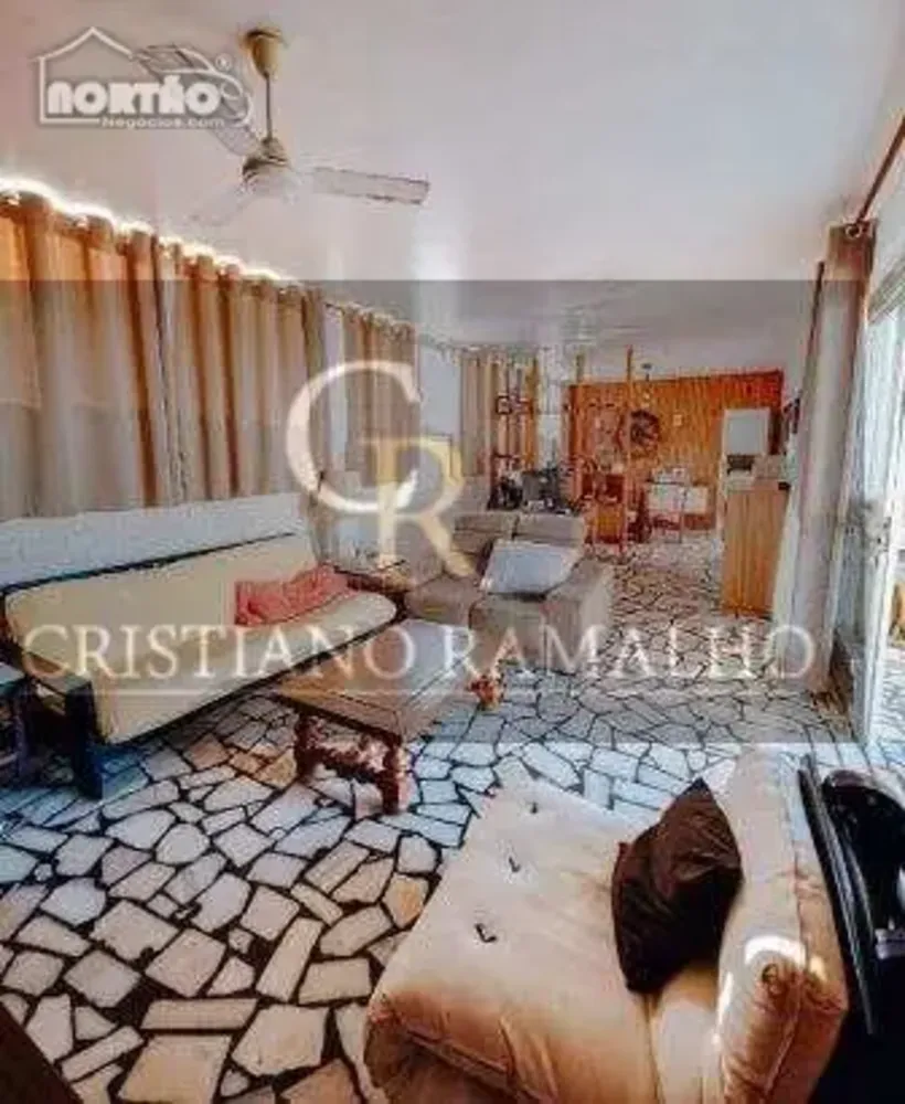 Casa, 7 quartos, 227 m² - Foto 2