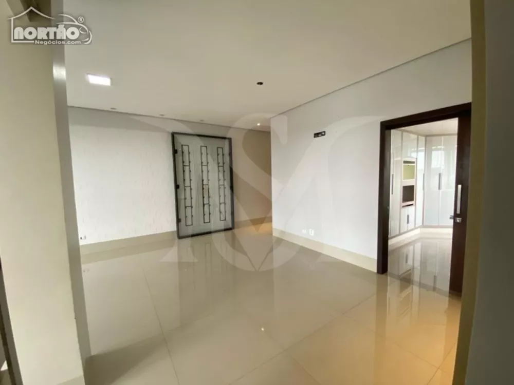 Casa à venda com 4 quartos, 168m² - Foto 4