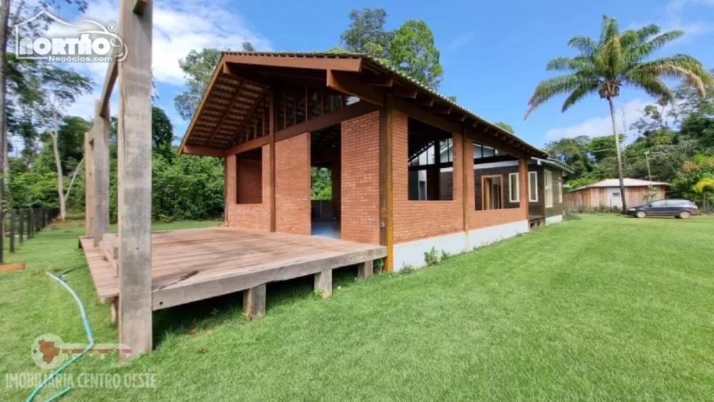 Casa à venda com 2 quartos, 234m² - Foto 1