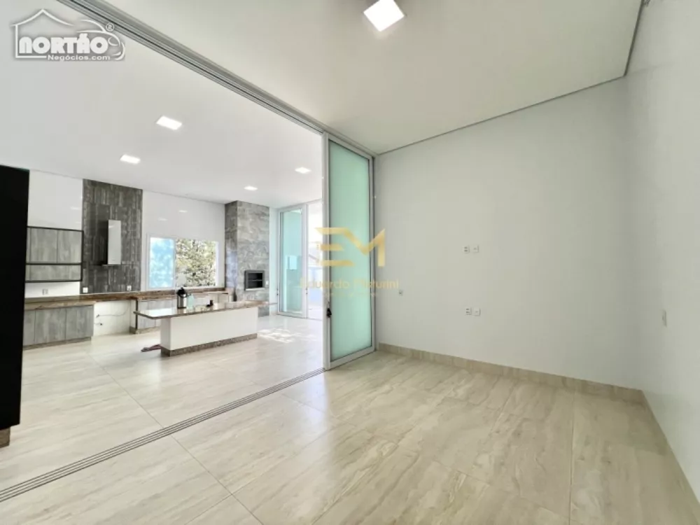 Casa, 2 quartos, 256 m² - Foto 1