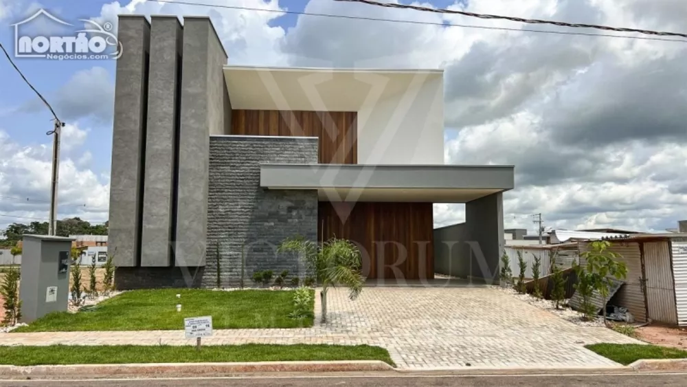 Casa à venda com 2 quartos, 71m² - Foto 1