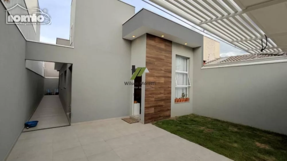 Casa à venda com 5 quartos, 75m² - Foto 1