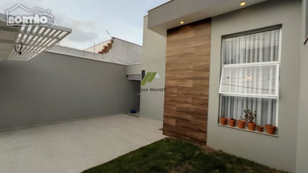 Casa à venda com 5 quartos, 75m² - Foto 2