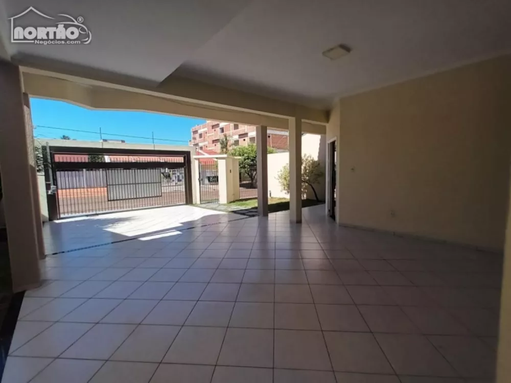 Casa à venda com 3 quartos, 384m² - Foto 5