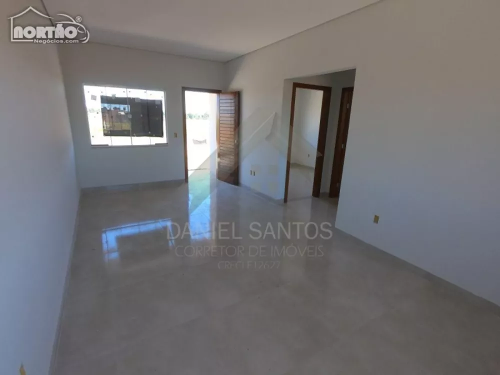 Casa à venda com 3 quartos, 60m² - Foto 7