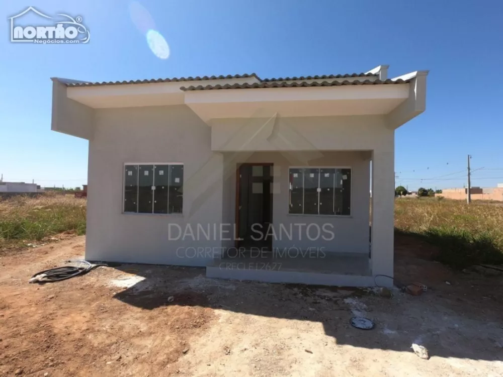 Casa à venda com 3 quartos, 60m² - Foto 3