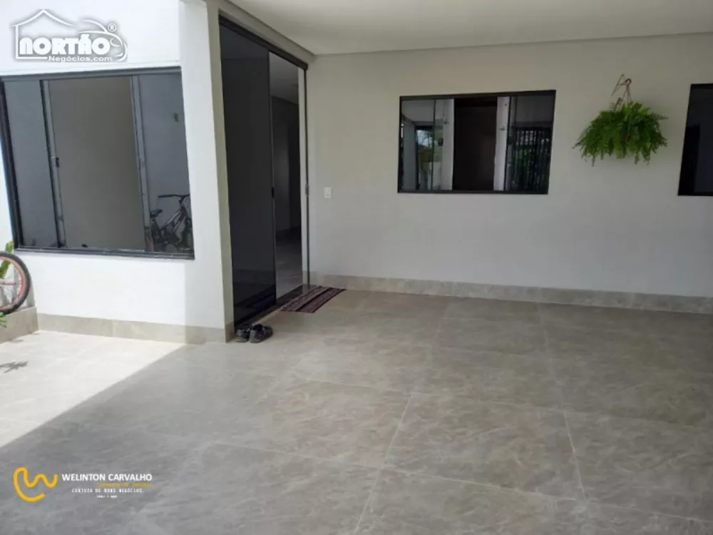 Casa à venda com 4 quartos, 220m² - Foto 1